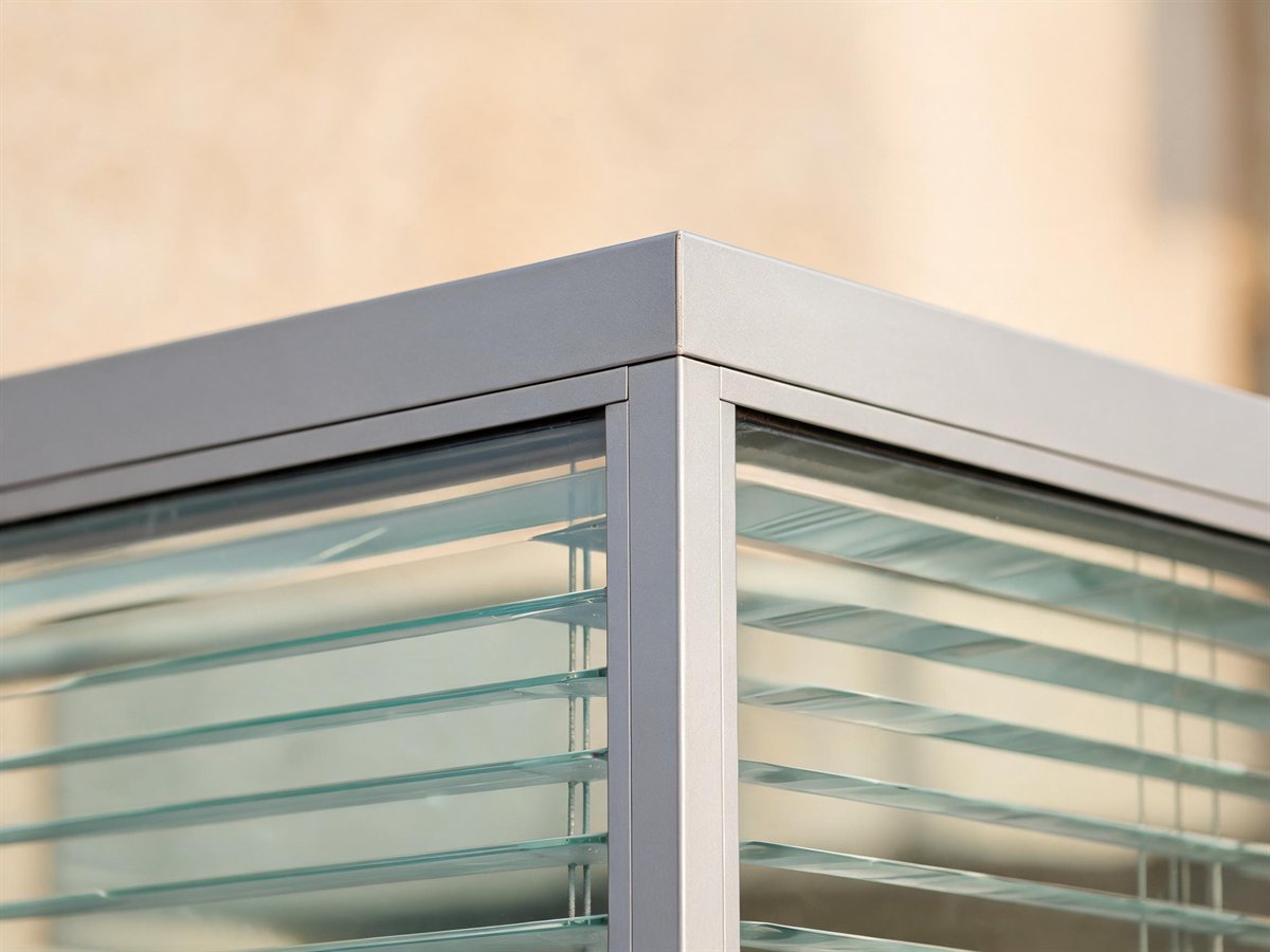 Jalousie / Louvered
