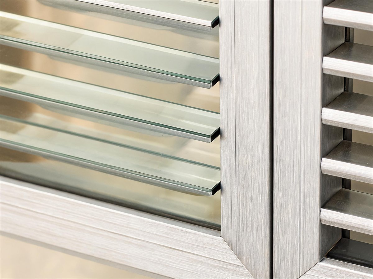 Jalousie / Louvered