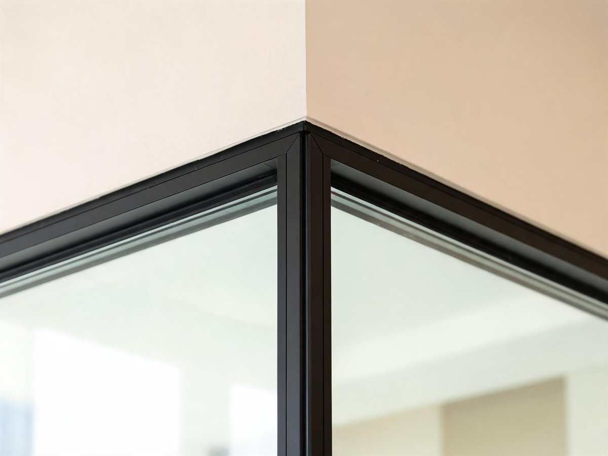 Large-Format / Floor-to-Ceiling Fixed